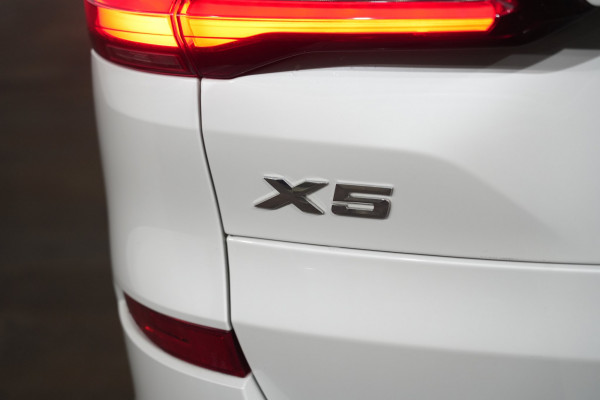 2022 BMW X5 xDrive30d SUV Image 9