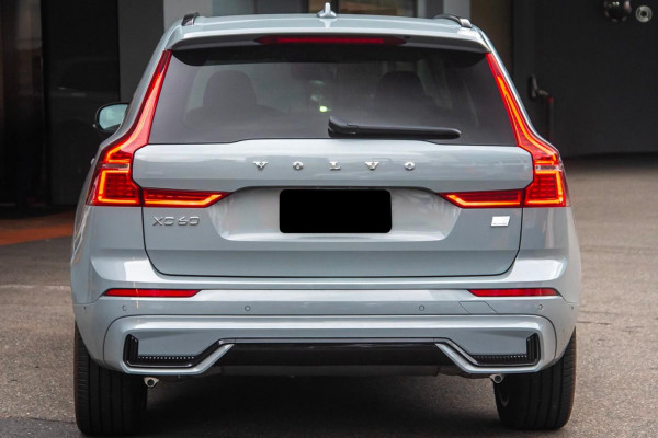 2025 Volvo XC60 UZ Plus T8 Plug-in Hybrid SUV Image 3