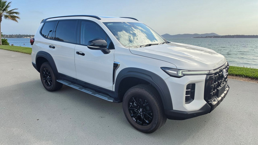 2026 MY25 LDV D90 SV9A Executive SUV Image 1