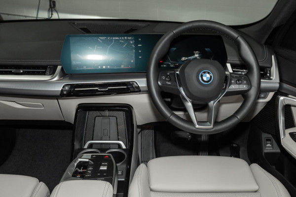 2024 BMW iX1 U11 eDrive20 xLine SUV image 7