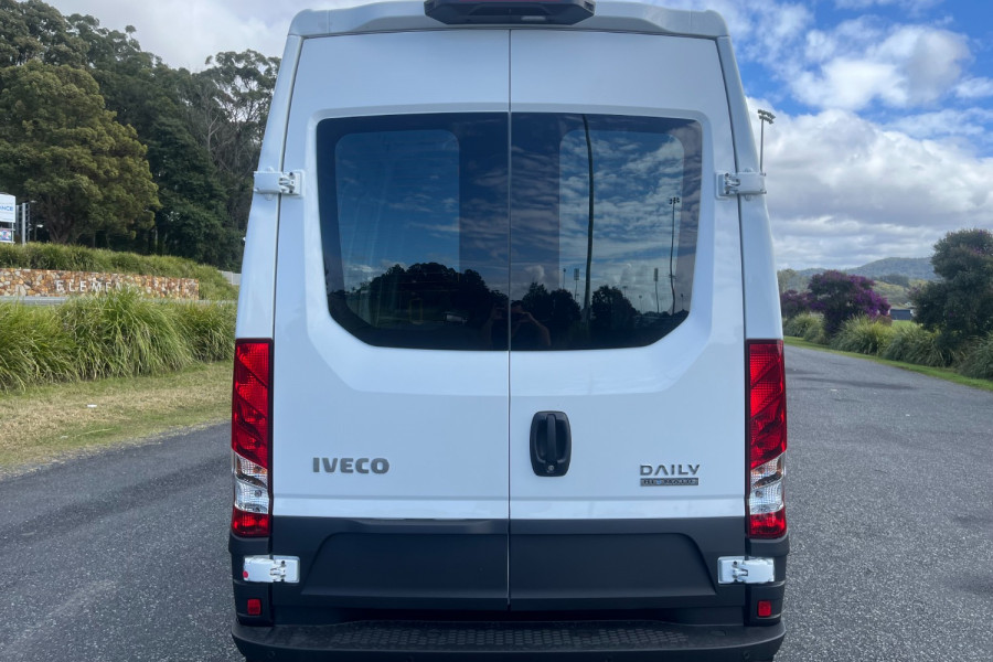 2024 Iveco Daily 35S18 Van Image 7