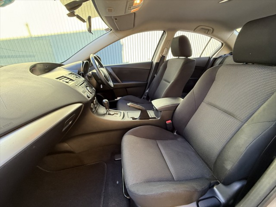 2012 Mazda 3 Maxx Sport Sedan Image 14