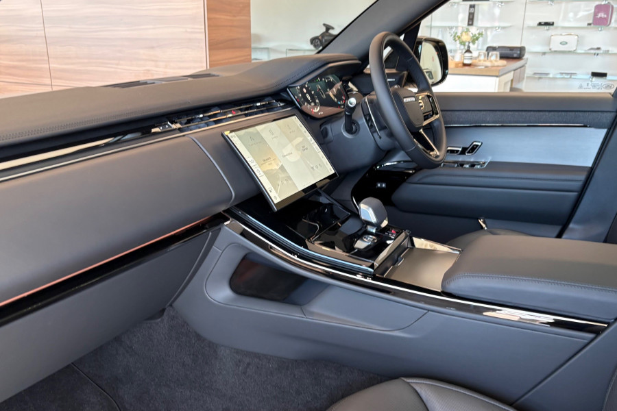 2024 MYon Land Rover Range Rover Sport L494 Dynamic SE SUV Image 13
