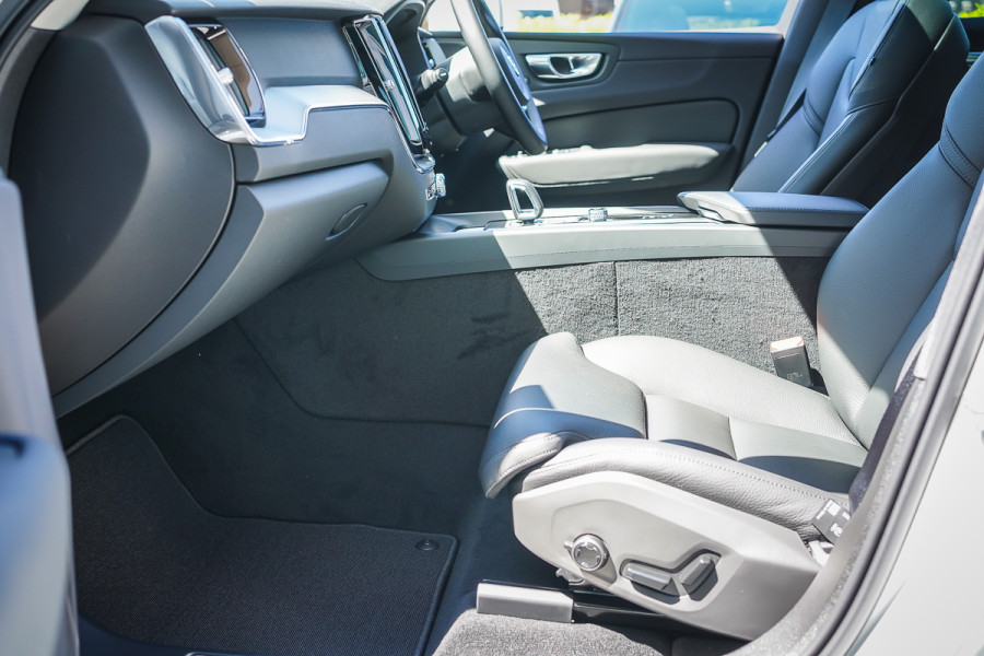 2024 MY25 Volvo XC60 UZ Plus B5 SUV Image 29