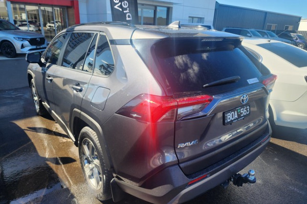 2021 Toyota RAV4 74257102A GXL SUV Image 3
