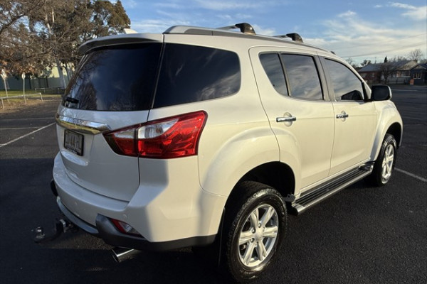2015 Isuzu MU-X LS-T SUV Image 3