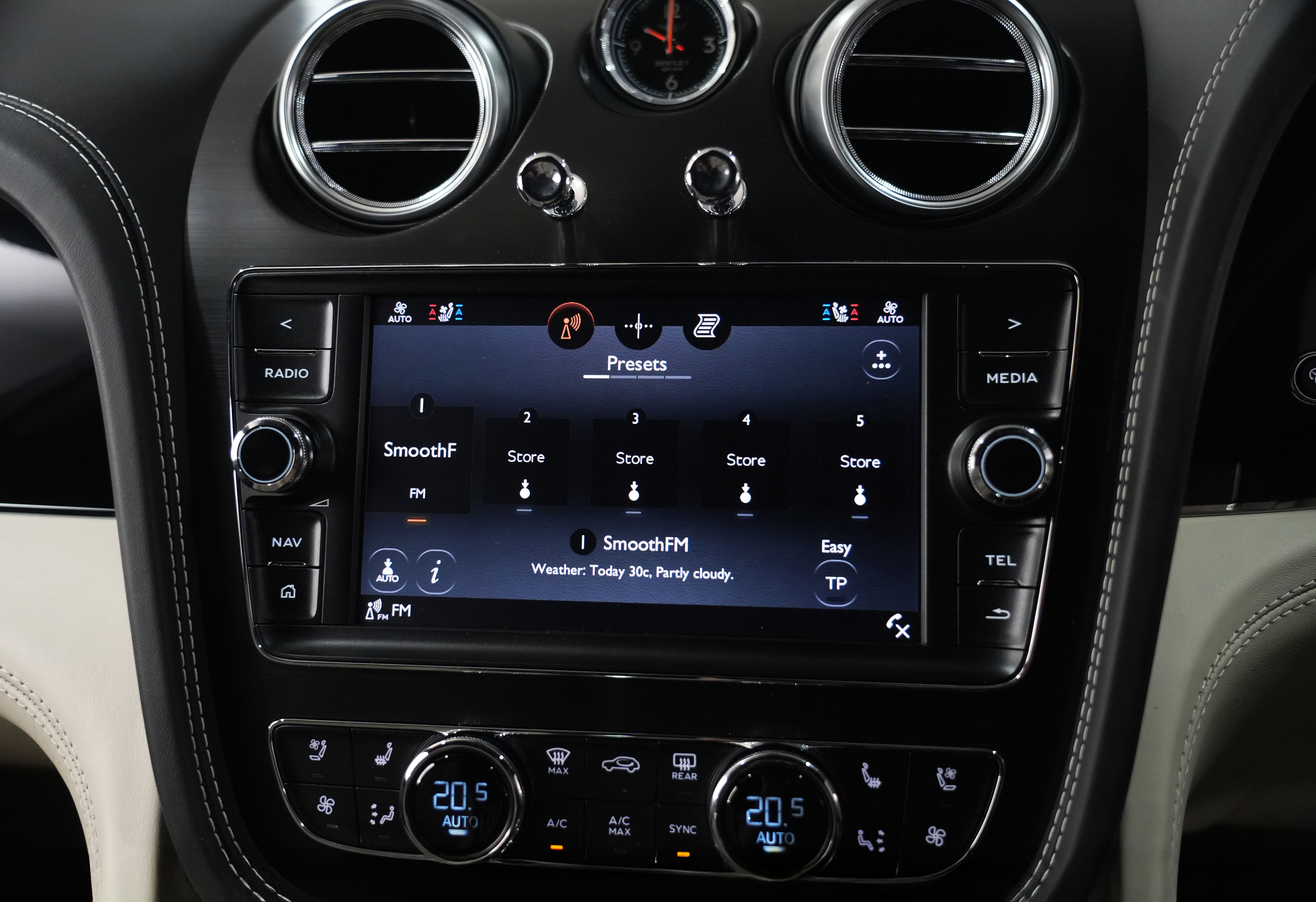 2017 Bentley Bentayga W12 SUV Image 31