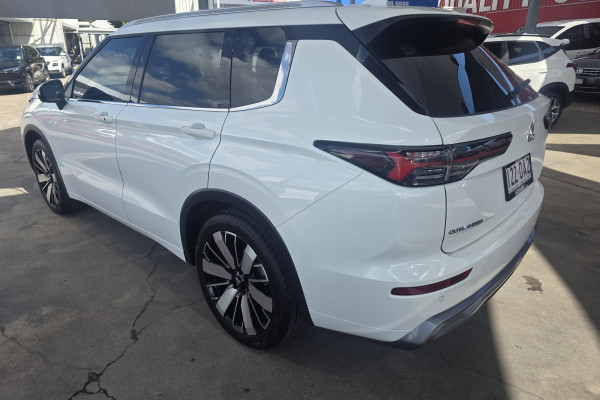 2025 Mitsubishi Outlander ZM Exceed SUV Image 5