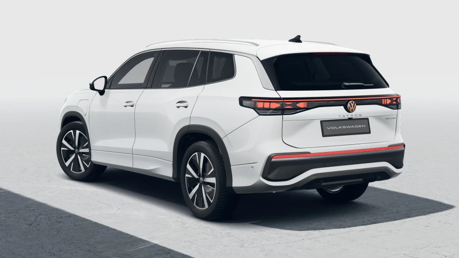 2026 Volkswagen Tayron R4 150TSI eHybrid Elegance SUV Image 3