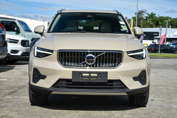 2024 MY25 Volvo XC40 XZ Ultra B4 Bright SUV Image 2