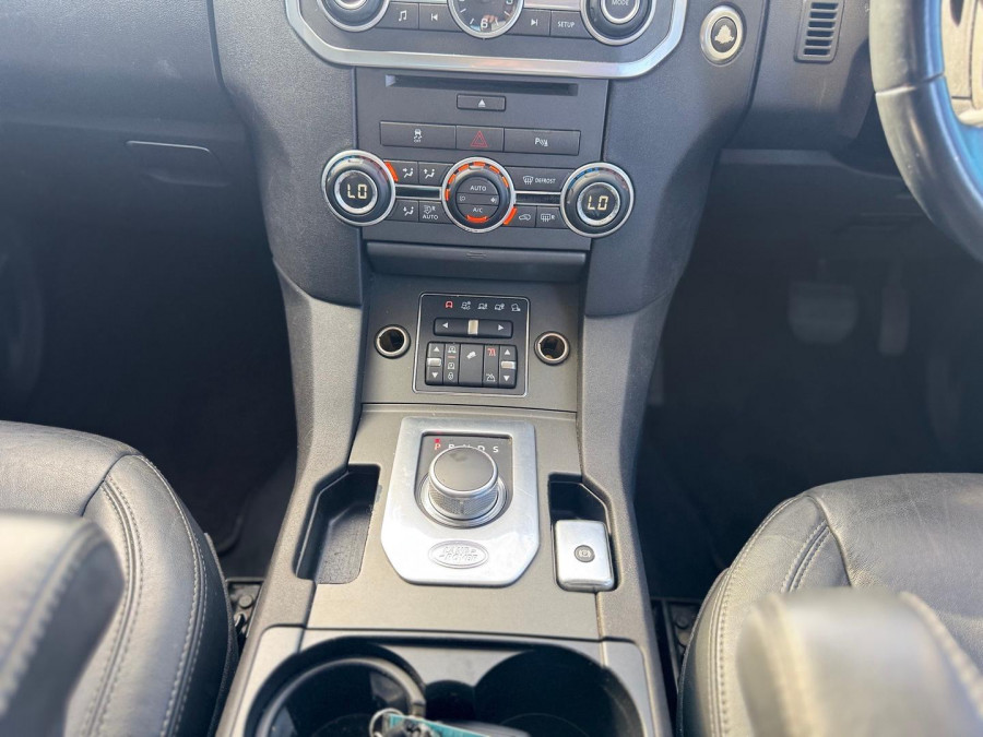 2015 Land Rover Discovery Series 4 SDV6 HSE SUV Image 16