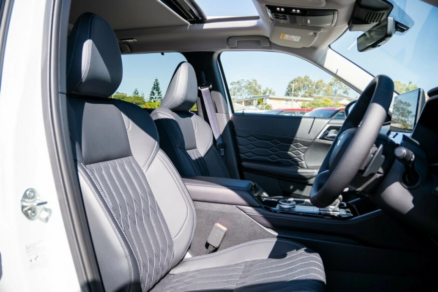 2025 Mitsubishi Outlander ZM Exceed SUV Image 19