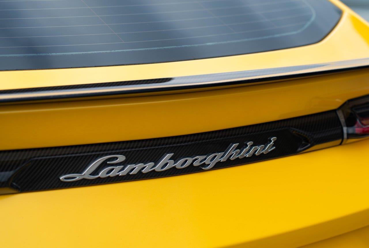 2022 Lamborghini Urus SUV Image 7