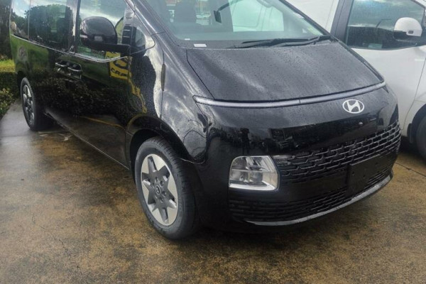 2026 Hyundai Staria US4.V3  People Mover Image 2
