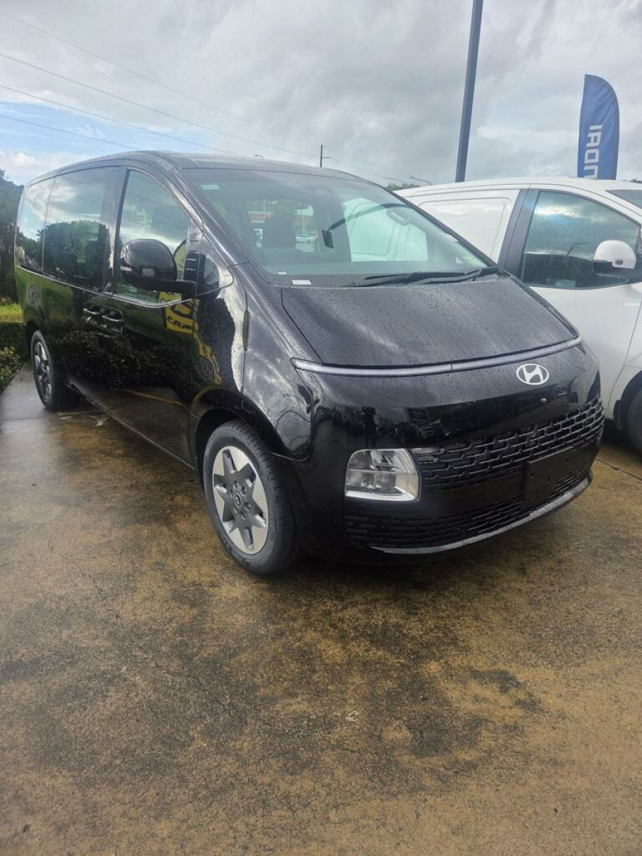 2026 Hyundai Staria US4.V3  People Mover Image 2