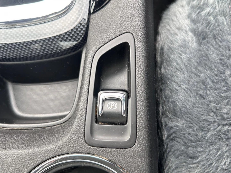 2015 Holden Ute VF SV6 Ute Image 26