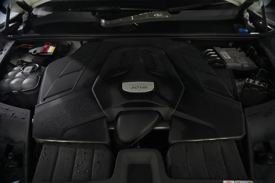 2020 Porsche Cayenne SUV Image 31