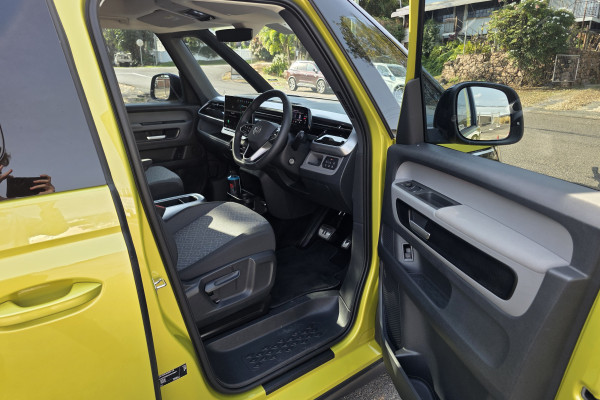 2025 Volkswagen ID. Buzz EB Pro BEV560 People Mover Image 14