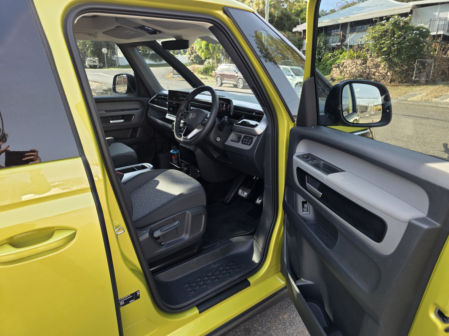 2025 Volkswagen ID. Buzz EB Pro BEV560 People Mover Image 14