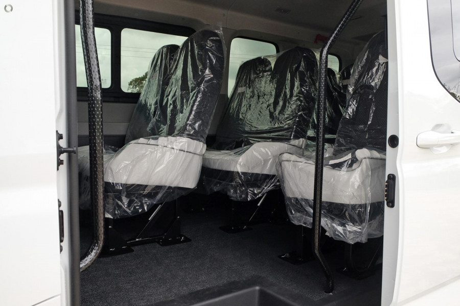 2024 LDV Deliver 9 12-Seat Bus Image 7