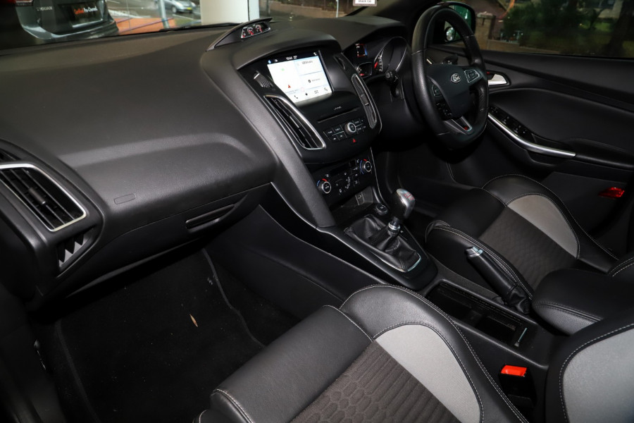 2017 Ford Focus LZ ST Hatch Image 8