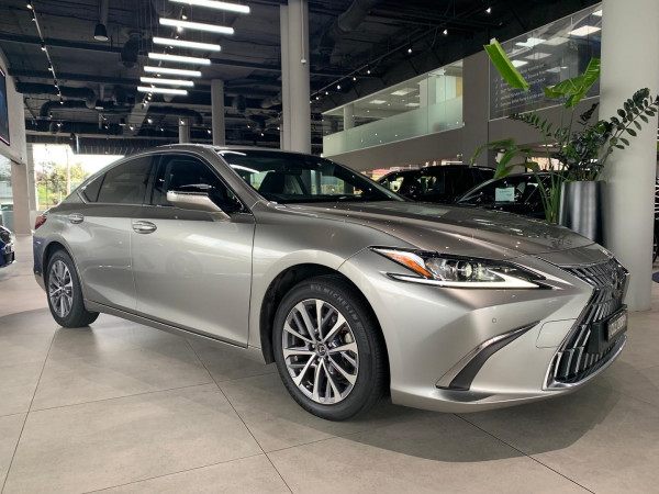2022 Lexus ES AXZA10R ES250 Luxury Sedan image 3