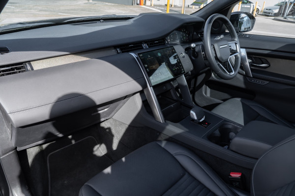2026 Land Rover Discovery Sport L550 P250 Metropolitan SUV image 8