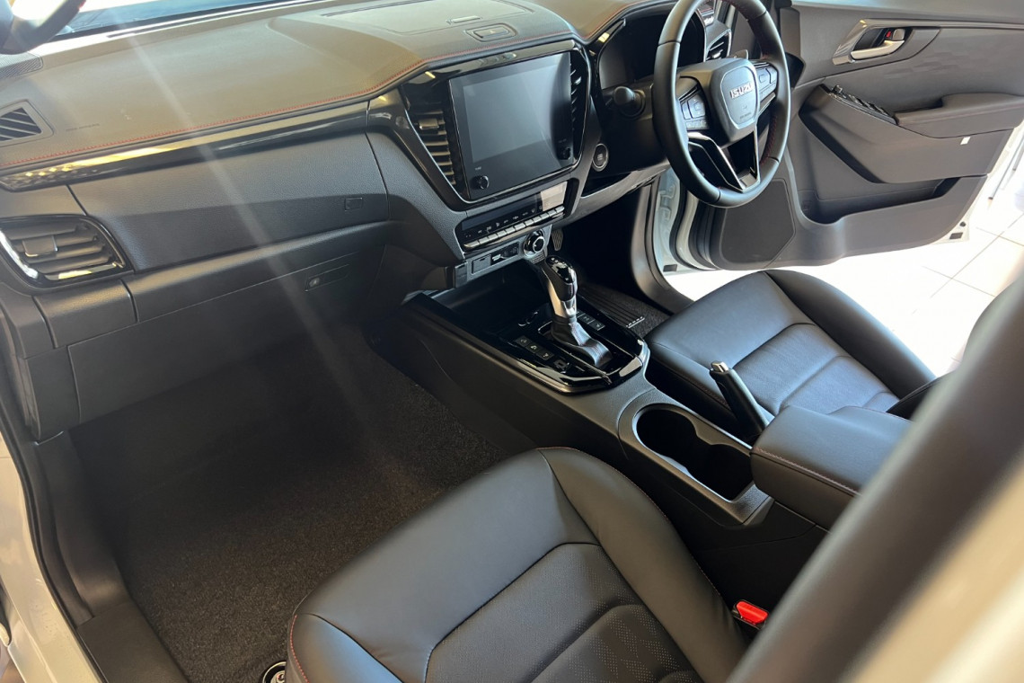 2024 Isuzu D-MAX RG X-TERRAIN Ute Image 15