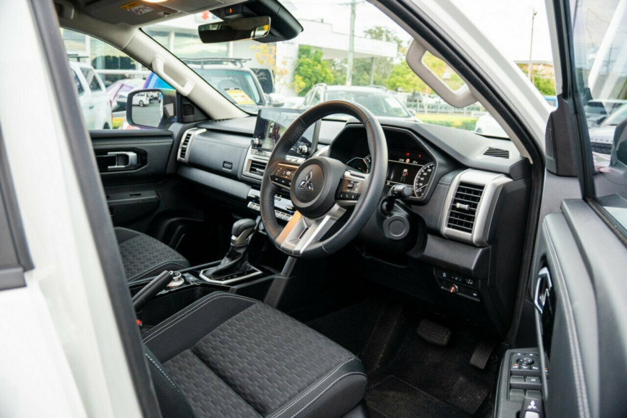 2024 MY25 Mitsubishi Triton MV  GLS Cab Chassis Image 15