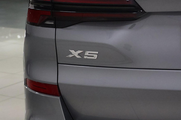 2025 BMW X5 G05 LCI xDrive40i M Sport SUV image 4
