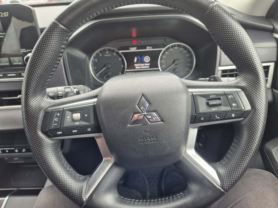 2023 Mitsubishi Outlander ZM LS SUV Image 13