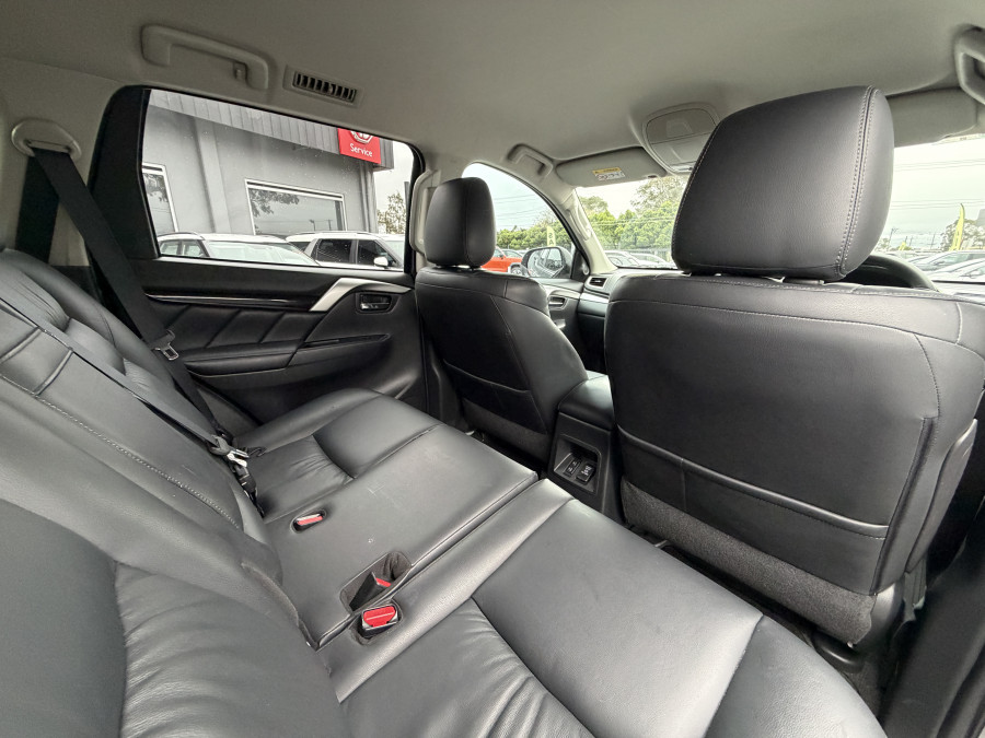2019 Mitsubishi Pajero Sport QE Black Edition SUV Image 13