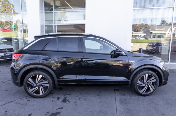 2025 Volkswagen T-Roc D11 140TSI R-Line SUV image 3