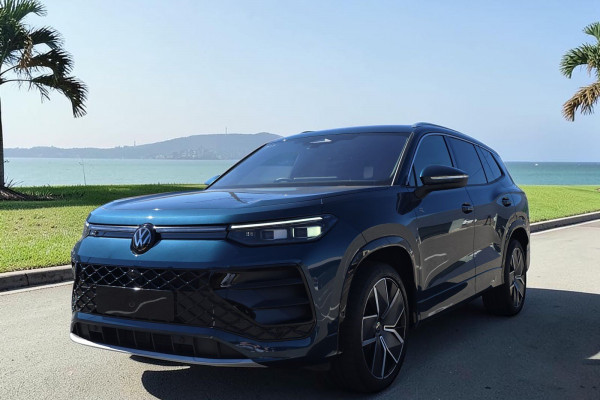 2025 MY26 Volkswagen Tayron R4 195TSI R-Line SUV Image 4