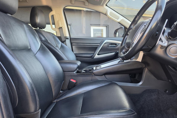 2020 Mitsubishi Pajero Sport QE GLS SUV Image 21