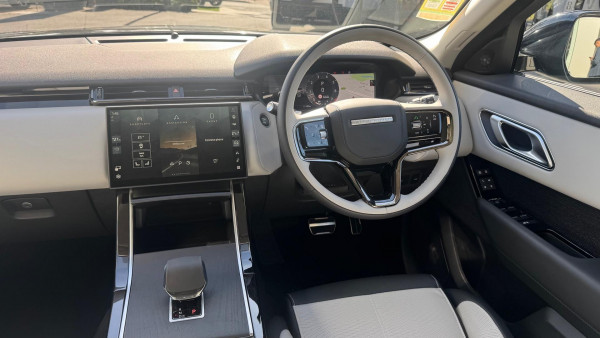 2024 MY25 Land Rover Range Rover Velar L560 P400 Dynamic HSE SUV image 13
