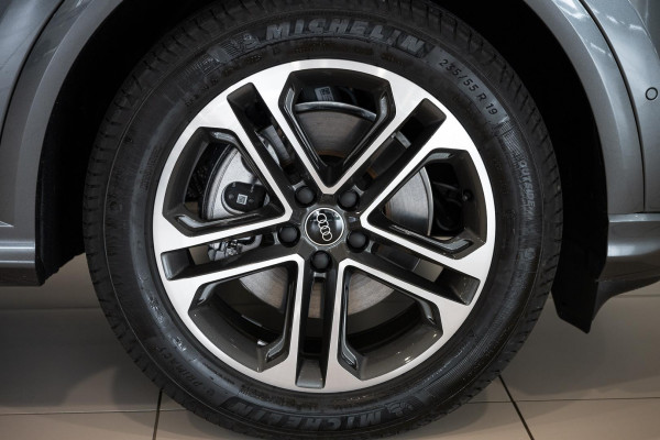 2025 [THIS VEHICLE IS SOLD] image 21