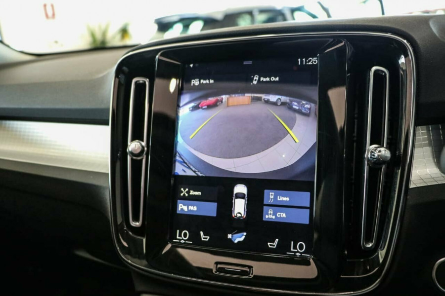 2019 Volvo XC40 XZ T4 Momentum Suv Image 15