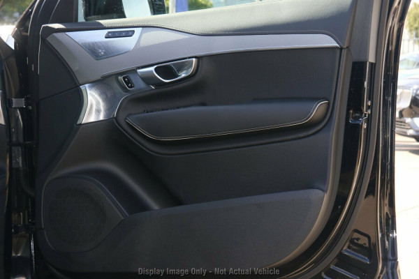 2024 MY25 Volvo XC90 L Series Ultra T8 Plug-In Hybrid SUV Image 5