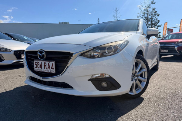 2015 Mazda 3 BM5438 SP25 Hatch Image 2