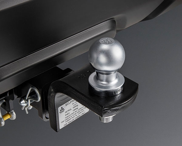 <img src="50mm chrome towball