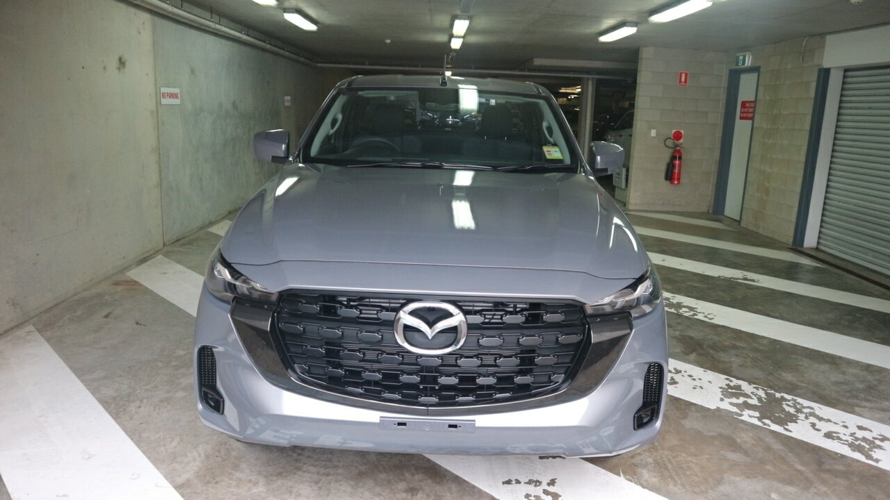 2025 Mazda BT-50 TF XT Cab Chassis Image 2