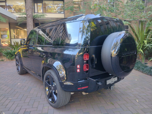 2025 MY25.5 Land Rover Defender L663 110 D350 X-Dynamic HSE SUV image 5