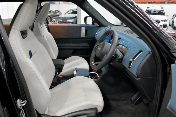 2024 MY25 MINI Countryman U25 SE Favoured SUV image 6