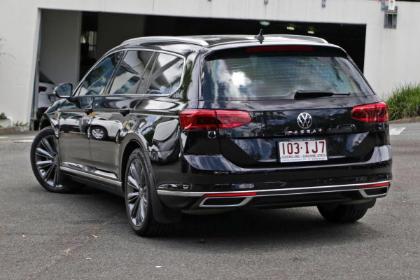 2022 MY23 Volkswagen Passat B8 162TSI Elegance Wagon Image 2