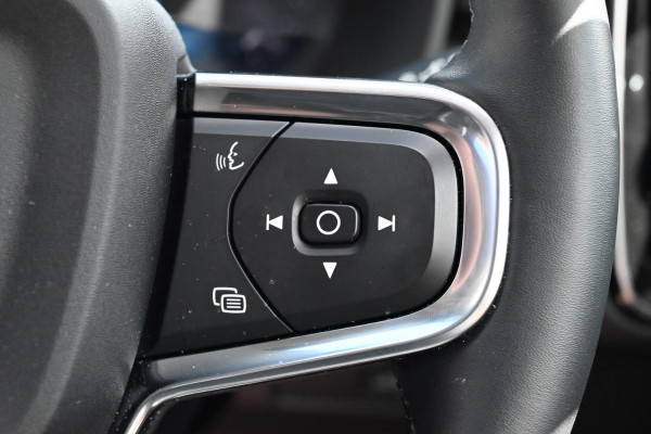 2025 MY26 Volvo XC40 XZ Ultra B4 Bright SUV Image 21