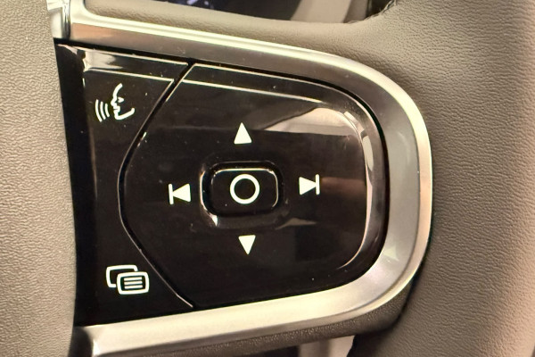 2026 Volvo XC60 UZ Ultra B5 Dark SUV Image 15
