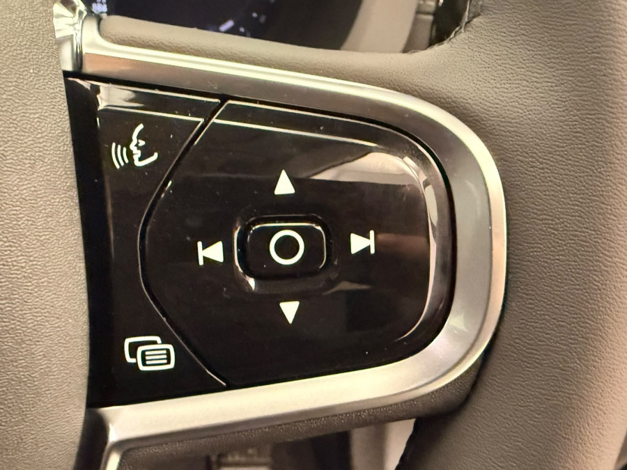 2026 Volvo XC60 UZ Ultra B5 Dark SUV Image 15