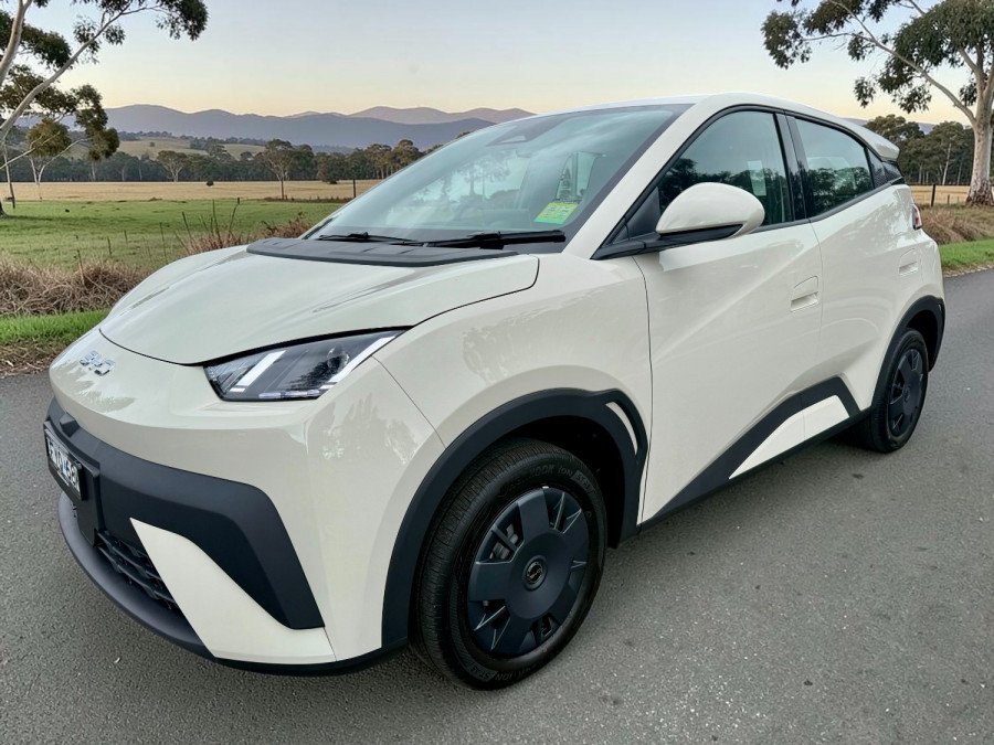 2025 BYD ATTO 1  Essential Hatch Image 4