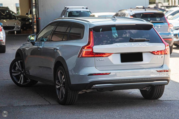 2024 MY25 Volvo V60 Cross Country  Ultra B5 Bright Wagon Image 3
